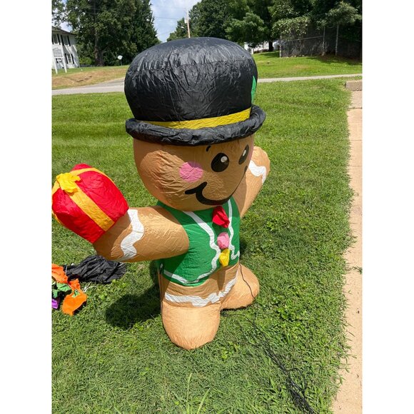 Inflatable Gingerbread Man With Gift Christmas Light-Up Decoration 4 Ft Tall - Picture 2 of 4